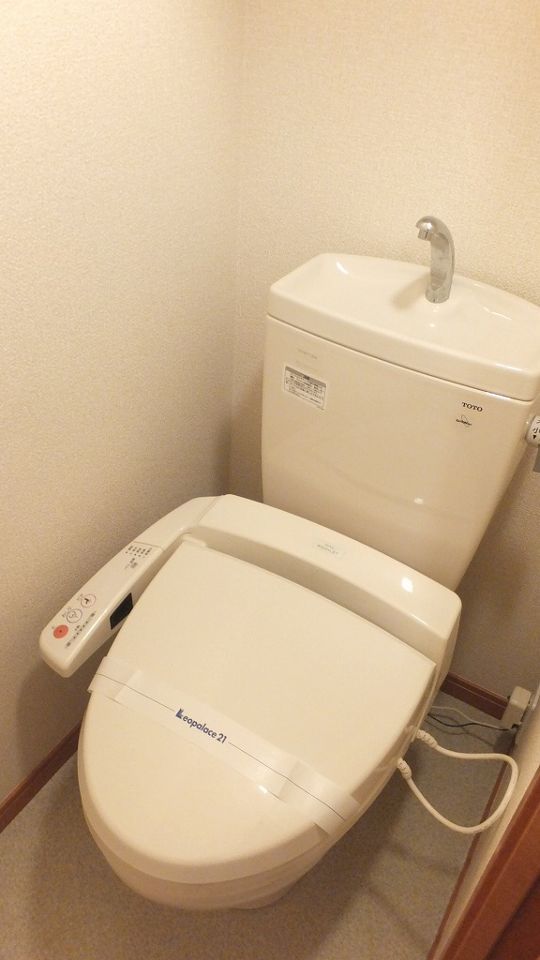 トイレ　温水洗浄便座設置
