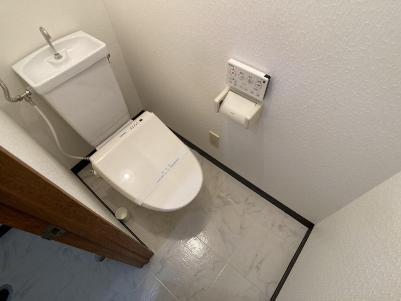 トイレ　トイレ