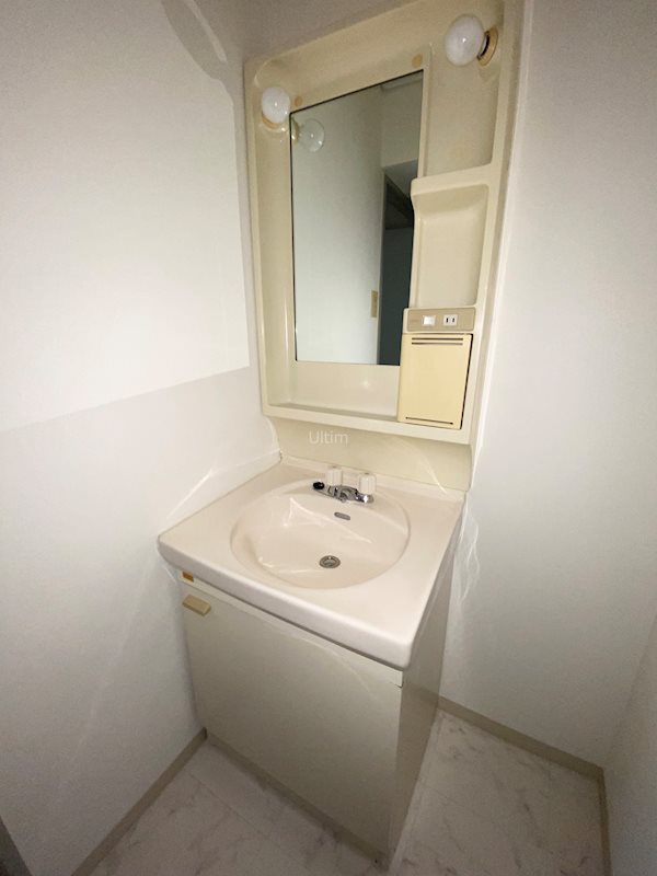 洗面設備　※別のお部屋の写真です