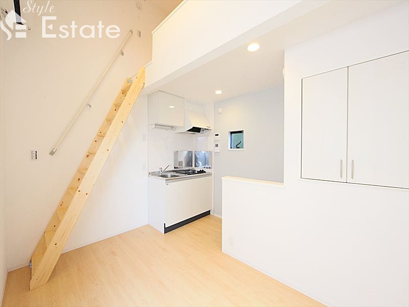 居室・リビング　洋室　ロフトつき