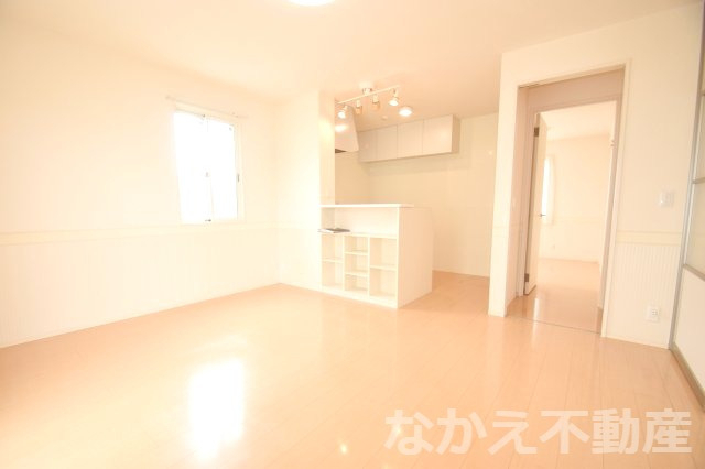 その他部屋・スペース　開放的な寝室です