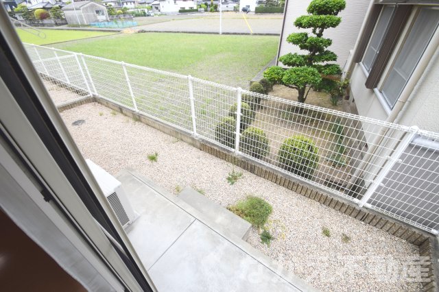 バルコニー　落ち着いた時間を過ごせるバルコニーです