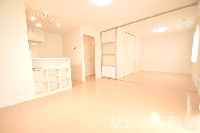 居室・リビング　こちらの居間で趣味の時間をお楽しみください