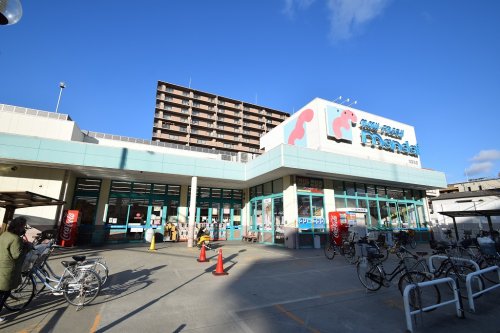 スーパー　mandai(万代) 旭高殿店（スーパー）まで1086m