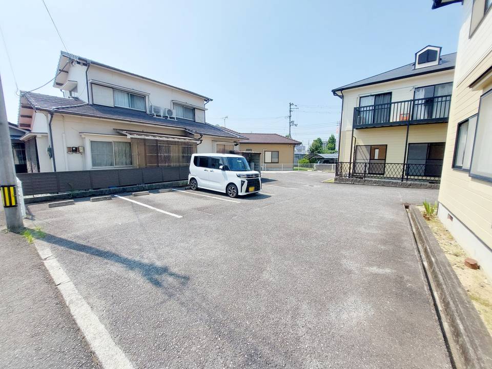 駐車場　駐車場