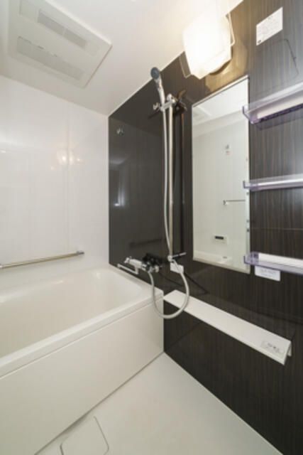 バス・シャワールーム　※写真は同タイプ住戸です。