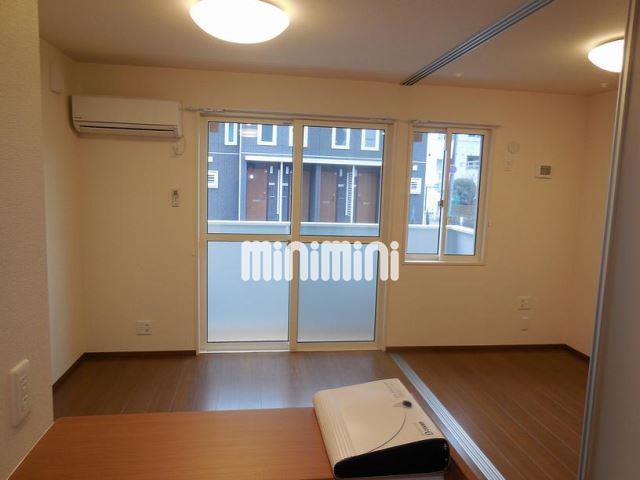 居室・リビング　エアコン、照明つきですよ