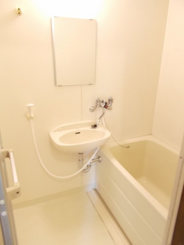 バス・シャワールーム　図面と現状に相違がある場合には現状を優先