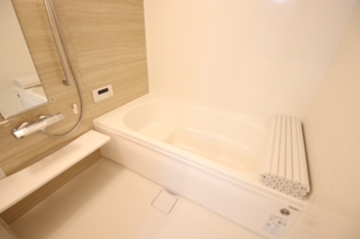 バス・シャワールーム　コンパクトで使いやすいお風呂です