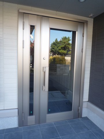 エントランス　清潔なエントランスです