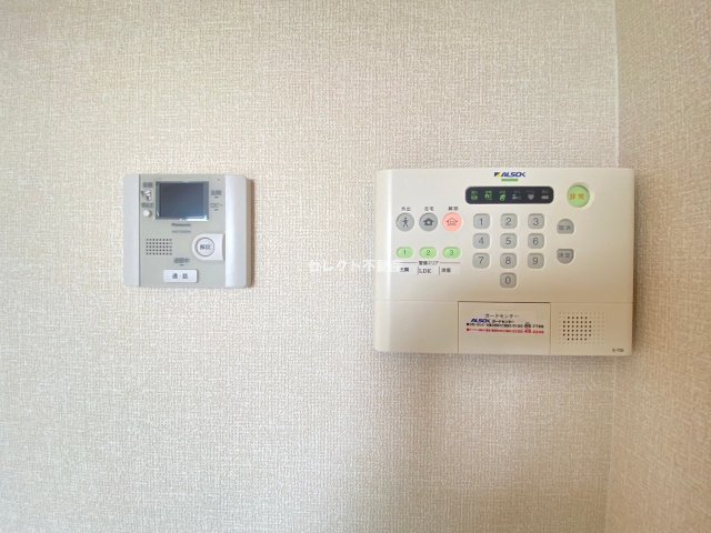 セキュリティ　急な来客でもTVインターホンで確認が出来て安心です☆