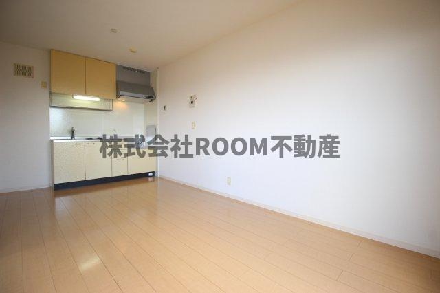 居室・リビング　こちらの居間で趣味の時間をお楽しみください