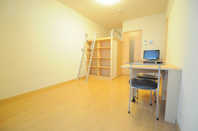 居室・リビング　実際のお部屋と異なる場合がございます。