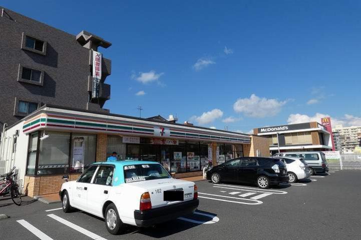 コンビニ　セブンイレブン鹿児島上荒田町店（コンビニ）まで719m