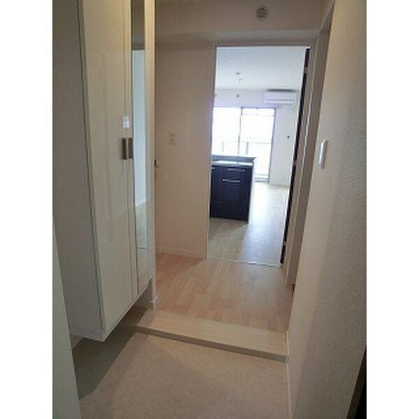 玄関　解放感ある玄関ですね