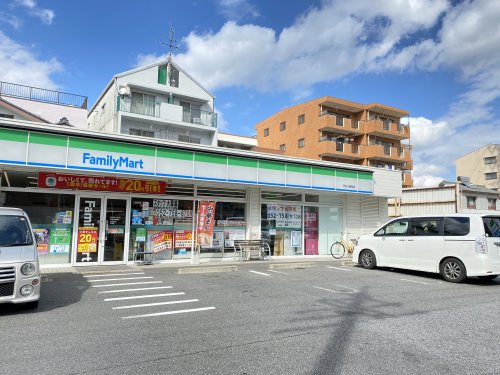コンビニ　ファミリーマート 守山小幡南店（コンビニ）まで214m