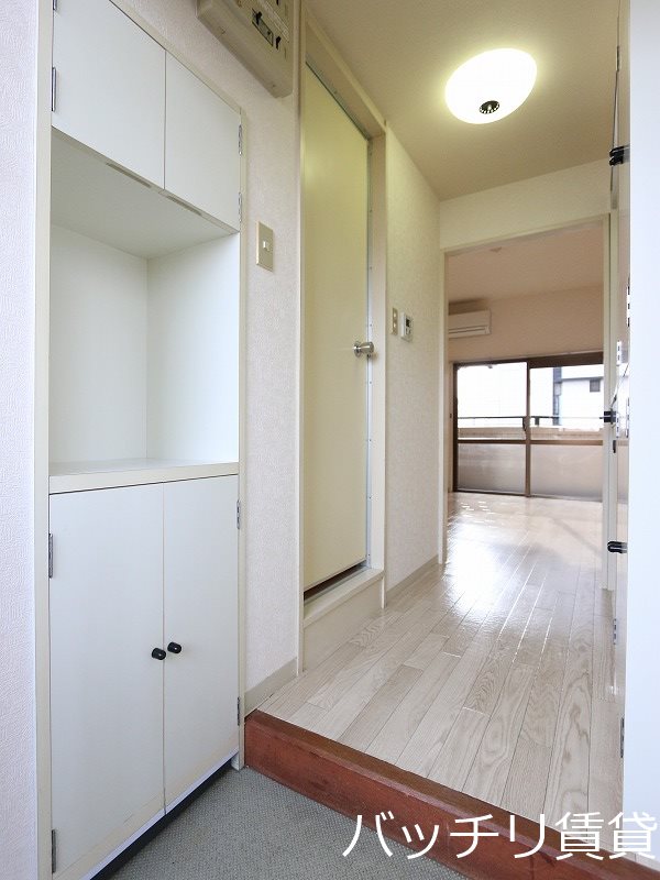 玄関　別号室イメージの為、現状を優先致します