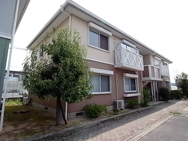 駐車場　ハウスメーカー施工の外観