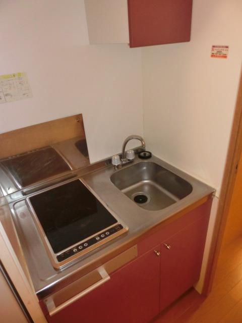 キッチン　電気コンロ完備のシステムキッチン