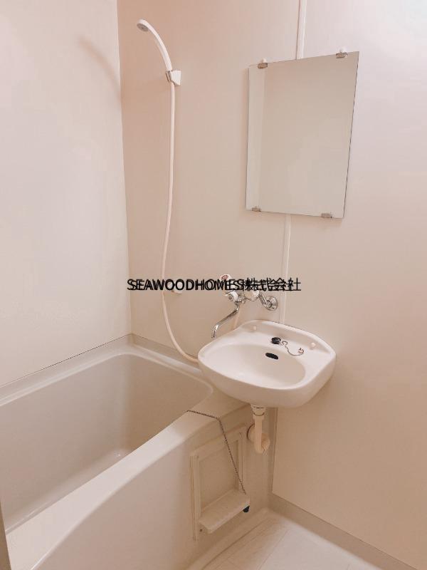 バス・シャワールーム　清潔感あふれる浴室で、１日の疲れをリセット♪