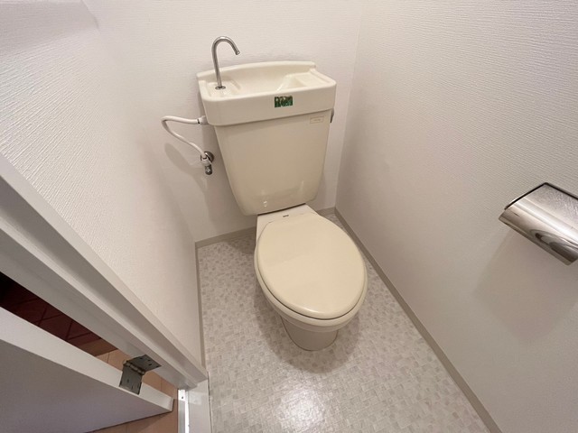 トイレ　別号室の写真