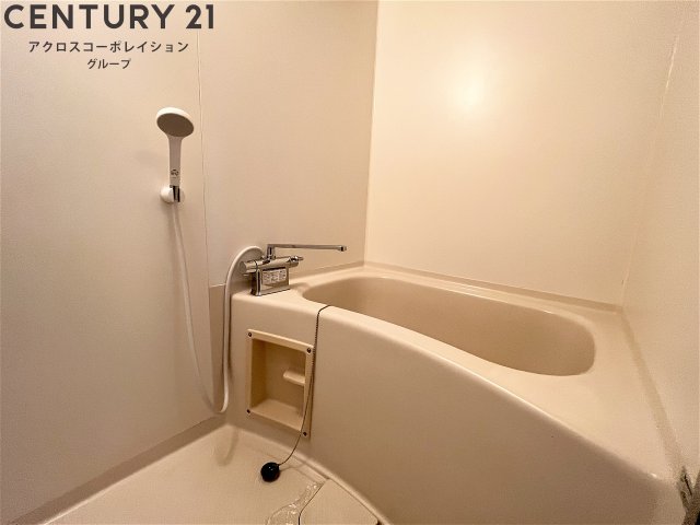 バス・シャワールーム　シンプルな清潔感のある浴室です♪