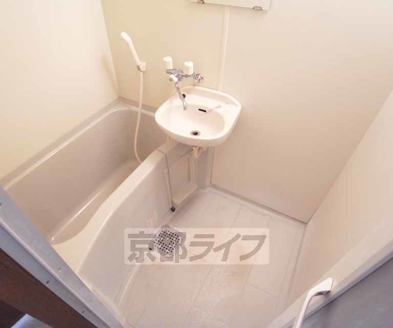 バス・シャワールーム　疲れも癒せるバスルームです！