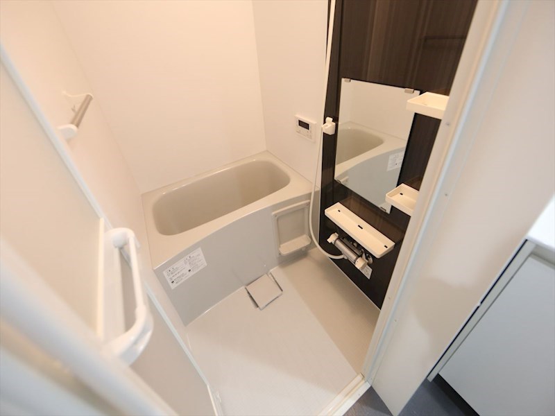 バス・シャワールーム　追い焚き・オートバス機能付お風呂