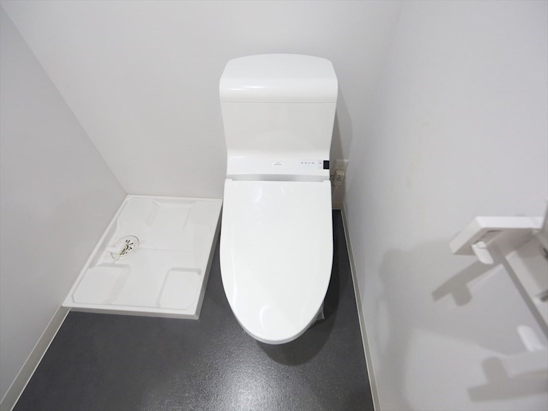 トイレ　温水洗浄暖房便座付トイレ