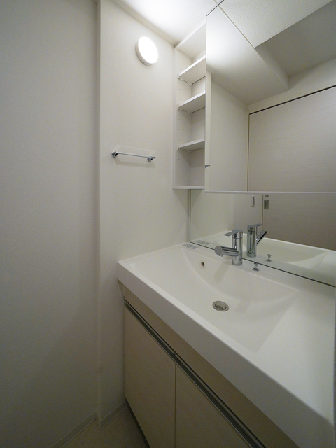 洗面設備　※写真は同タイプ住戸です。