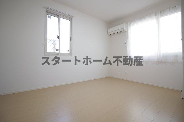 その他部屋・スペース　落ち着いて過ごせるお部屋なので、寝室にいかがでしょうか