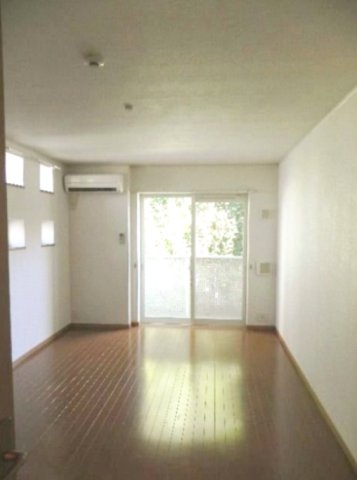 居室・リビング　※別部屋参考写真