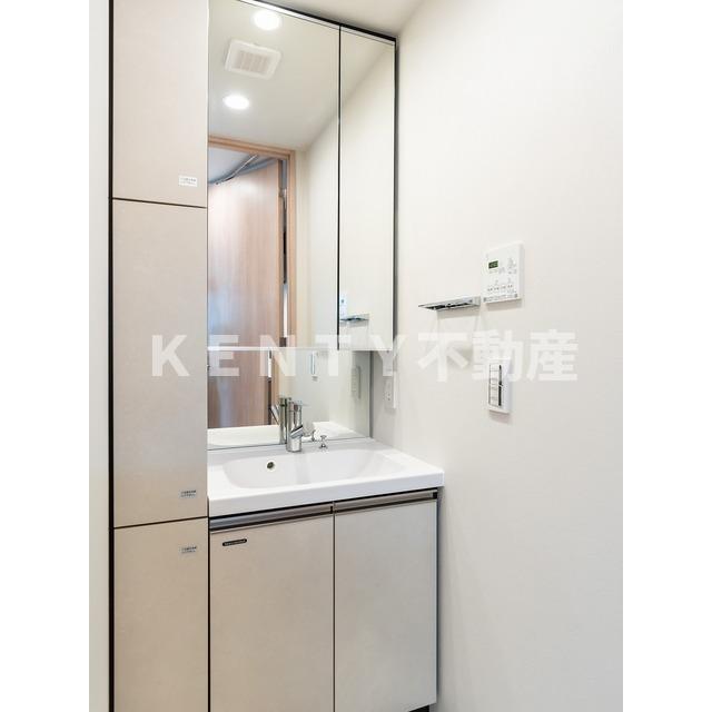 洗面設備　使いやすい洗面所です