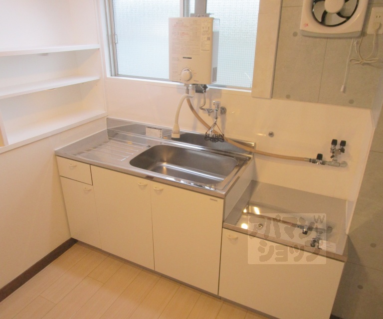 キッチン　１０７号室の写真です。