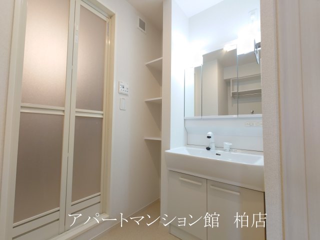 洗面設備　同施工会社、同型タイプです