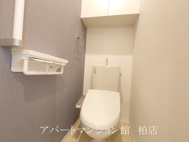 トイレ　同施工会社、同型タイプです