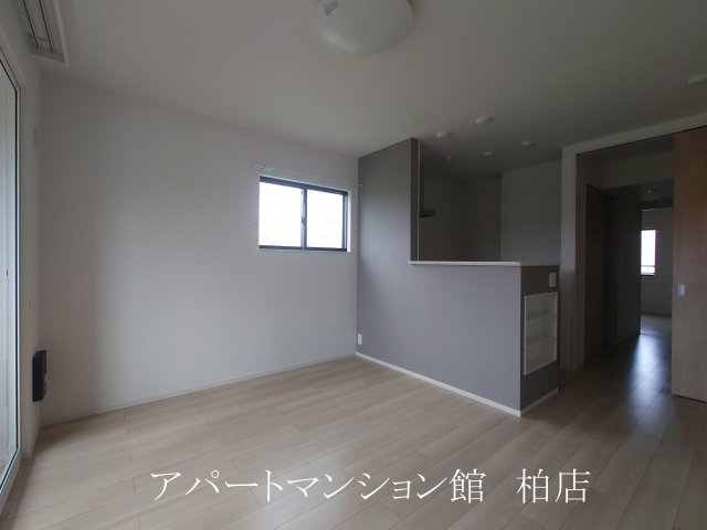 居室・リビング　同施工会社、同型タイプです