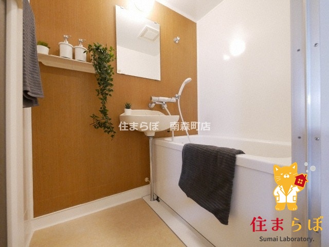 バス・シャワールーム　「見た目じゃなく、心に“しっくりくる”を大切に。」