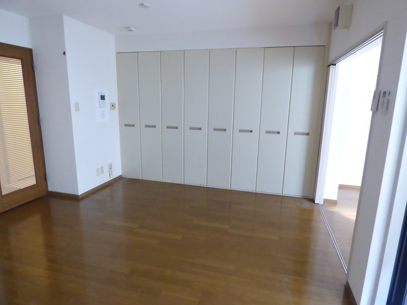 居室・リビング　違う部屋で撮影したものです。ご参考ください。