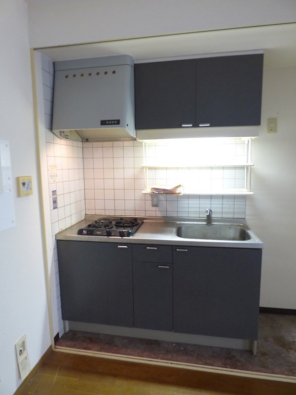 キッチン　違う部屋で撮影したものです。ご参考ください。