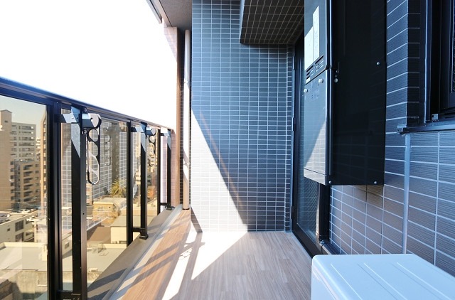 バルコニー　天気の良い日の洗濯物はこちらへ