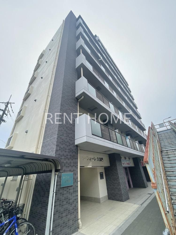 建物外観　駐車場