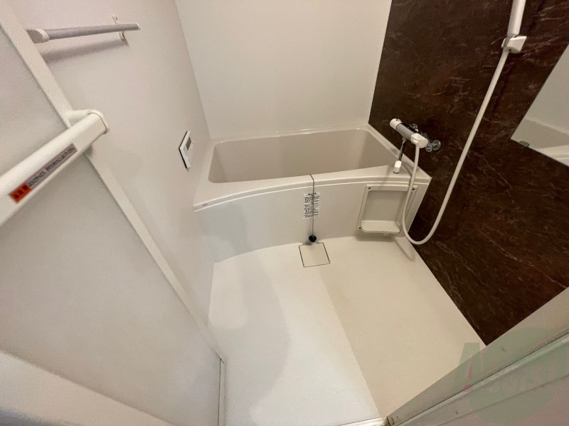 バス・シャワールーム　お風呂になります。一日の疲れを癒してくださいね。