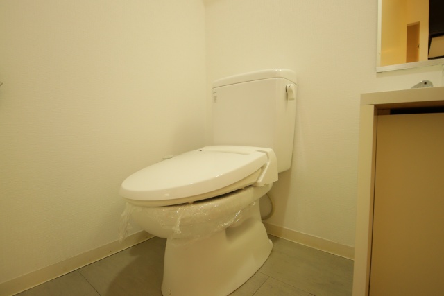 トイレ　※別室の参考写真の為、現況優先です。