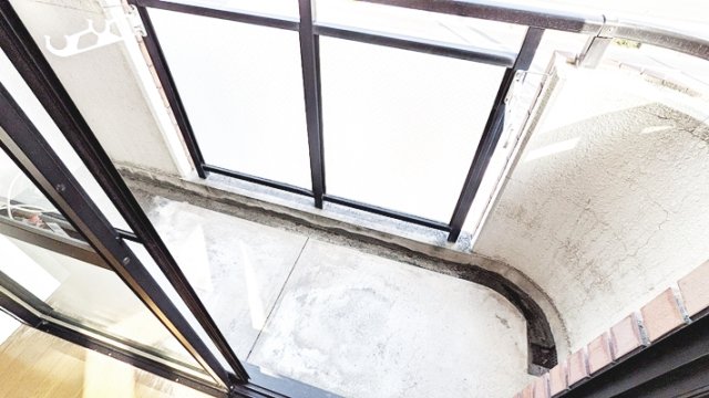 バルコニー　バルコニーからの眺めを楽しみながら食事をしませんか