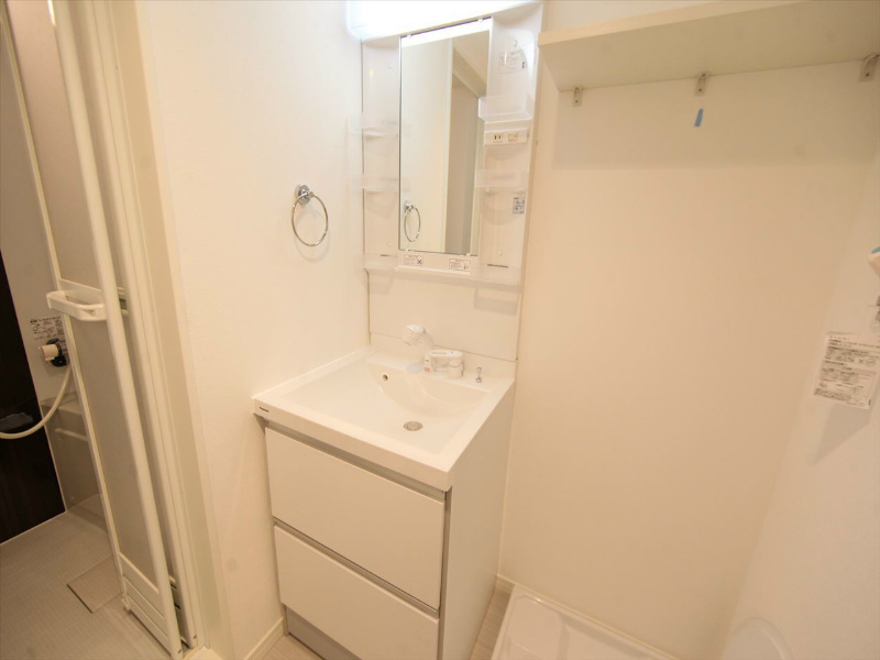 洗面設備　脱衣所　独立洗面台（シャンプードレッサー）洗濯機用意できます