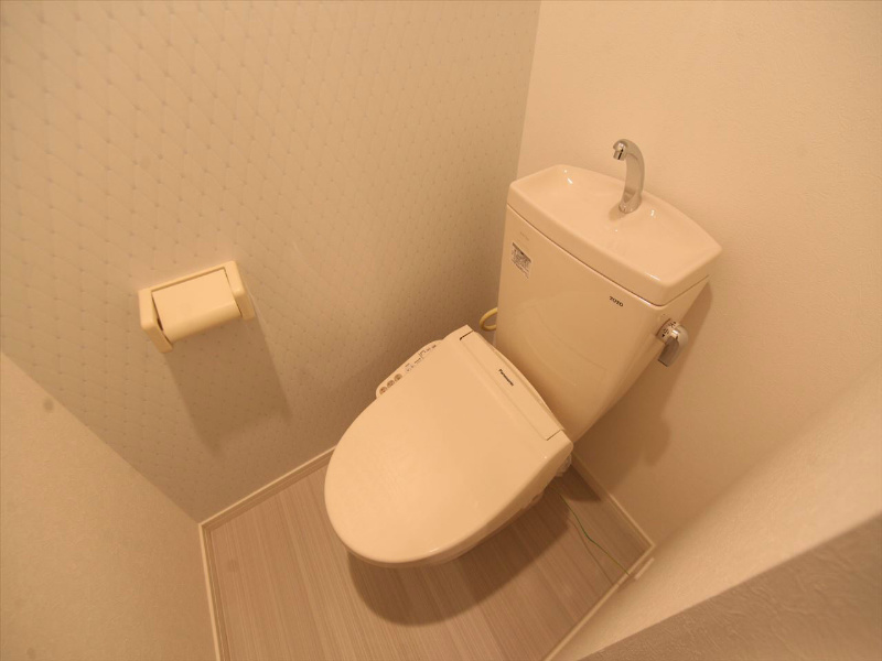 トイレ　温水洗浄暖房便座付トイレ