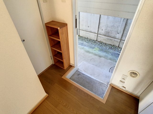 玄関　サンプル写真となります。