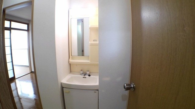 洗面設備　使いやすい洗面所です