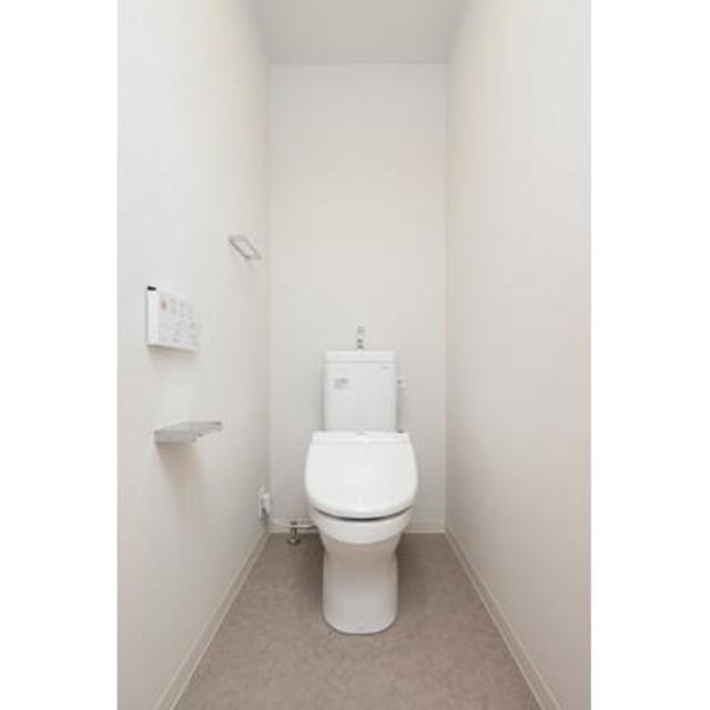 トイレ　※写真は同タイプ住戸です。